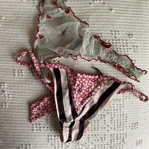 Victoria's Secret Valentine's Day Thongs, Medium, Pair of Heart Thongs 2008
